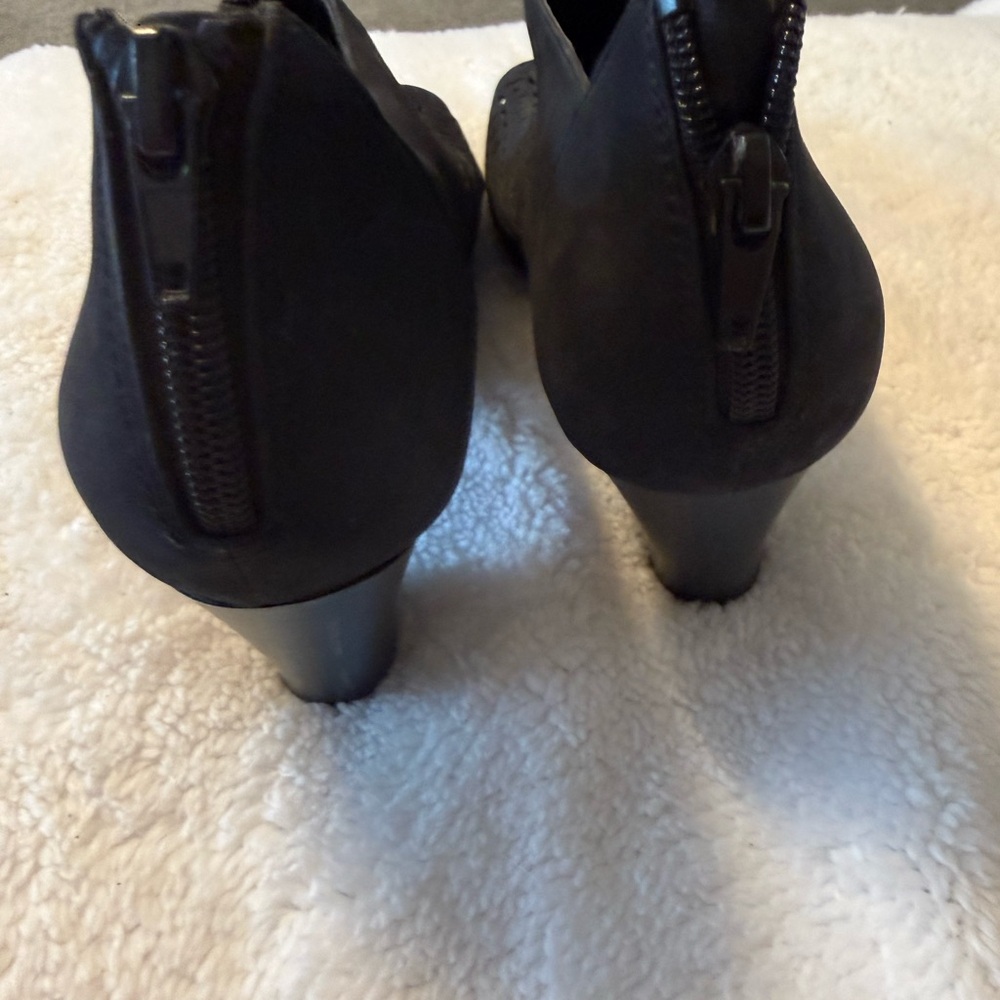 Giani Bernini Black Ankle Booties - Picture 3 of 5